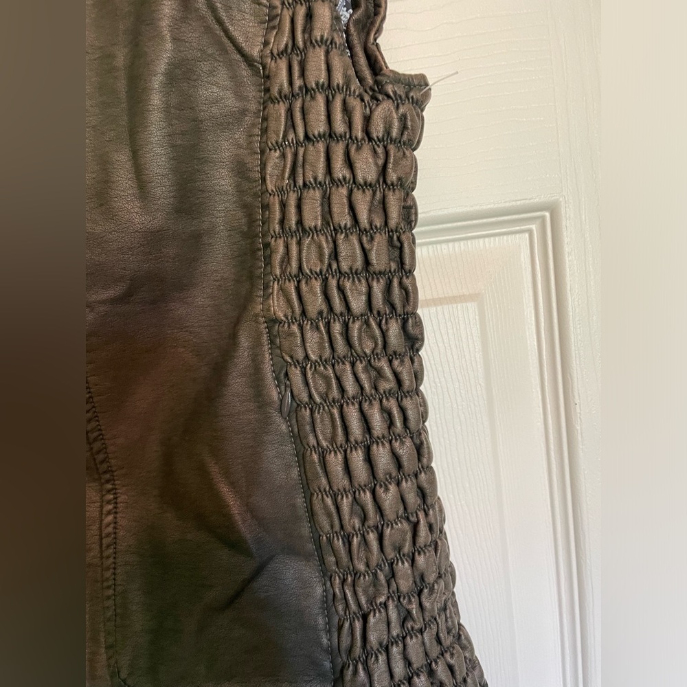 New With Tags Montanaco Faux Leather Vest - Picture 7 of 8
